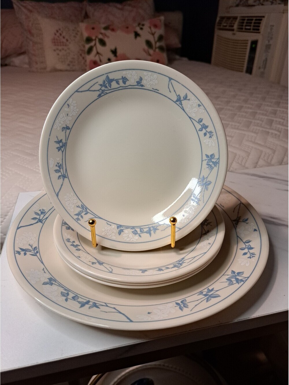 Vintage Set of 5 Pcs Corelle "First of Spring" 4 Bread Plates/1 Dinner Plate